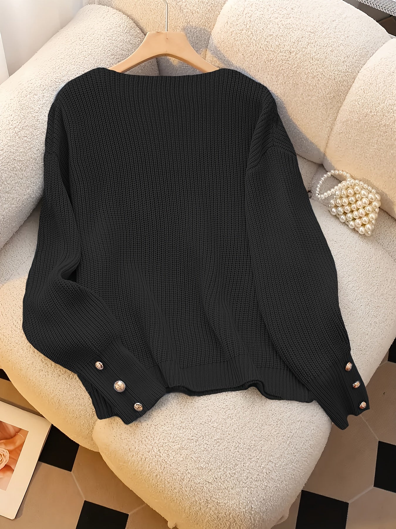 Vivian™ | Pull col V côtelé manches boutonnées