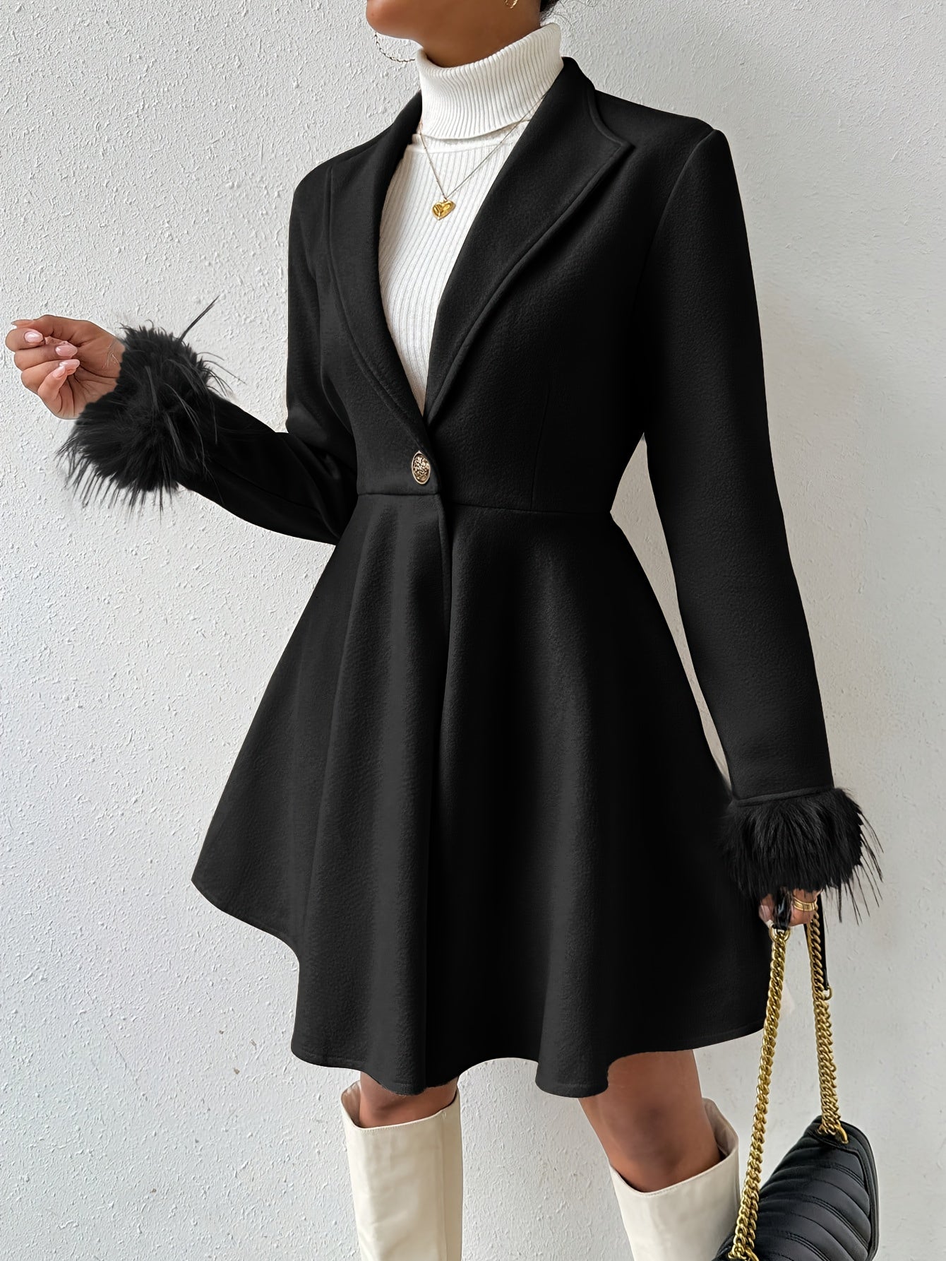 Stéphanie™ | Manteau évasé à poignets en fausse fourrure