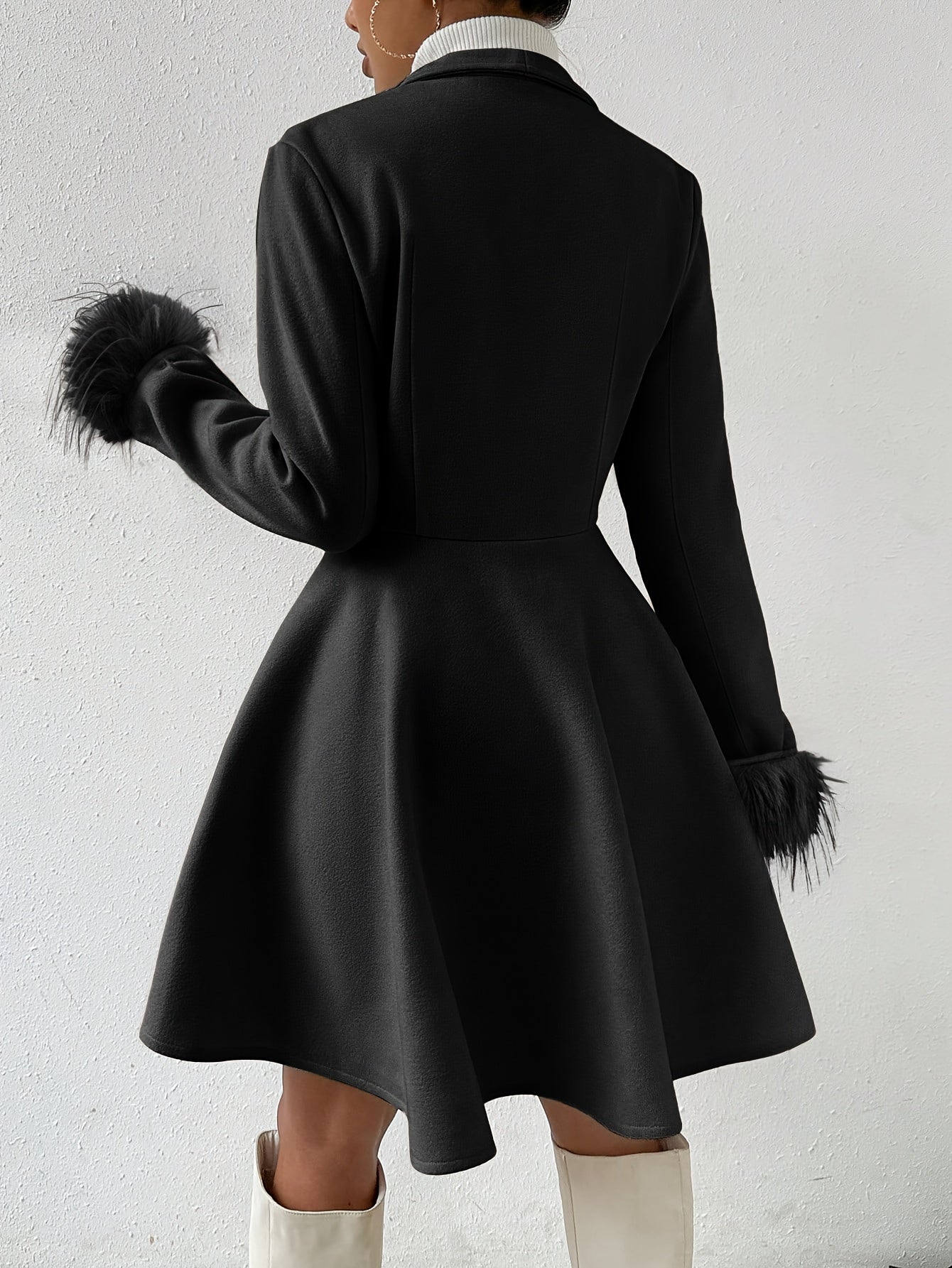 Stéphanie™ | Manteau évasé à poignets en fausse fourrure