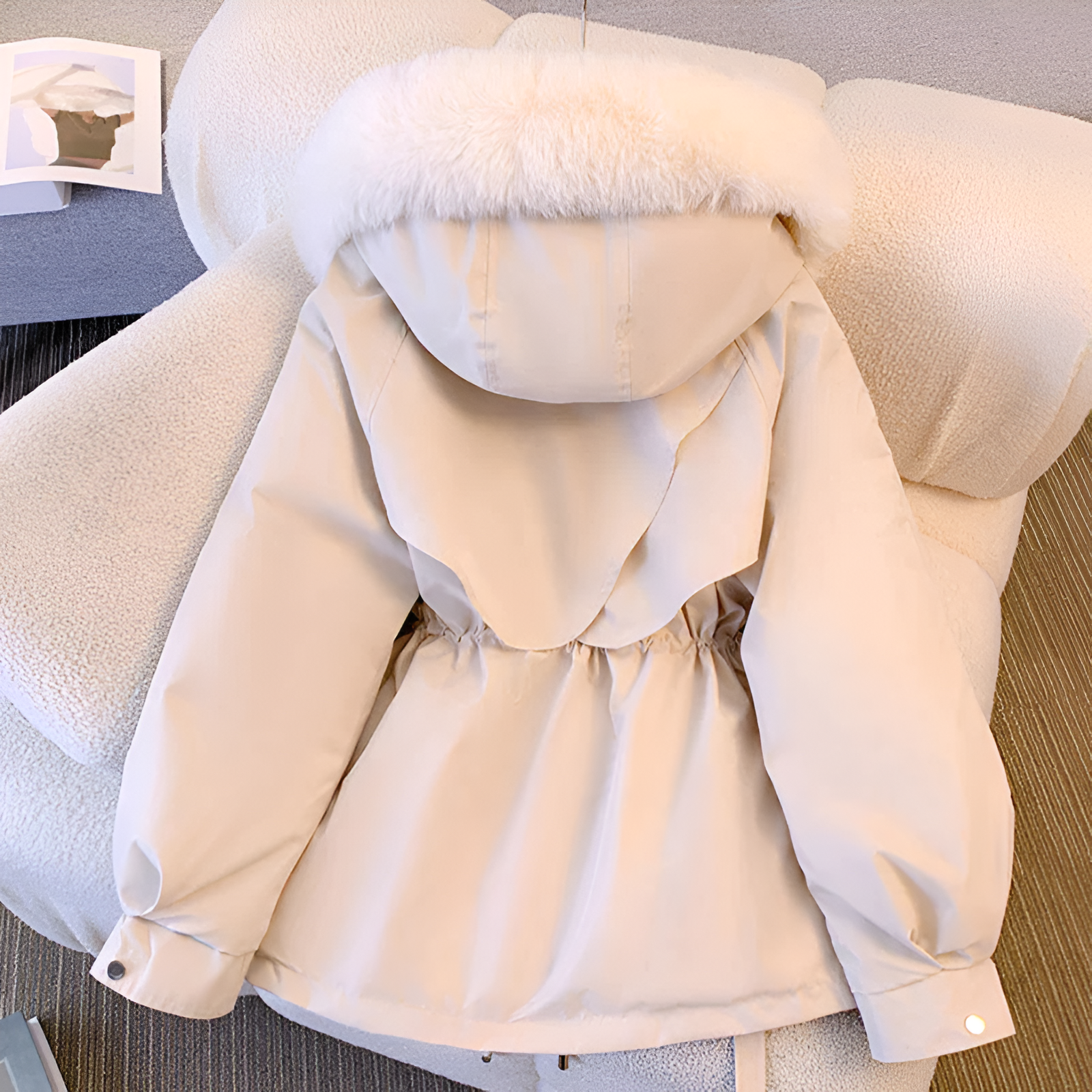 Hanan™ | Veste Anorak à Capuche en Fausse Fourrure avec Taille à Cordon