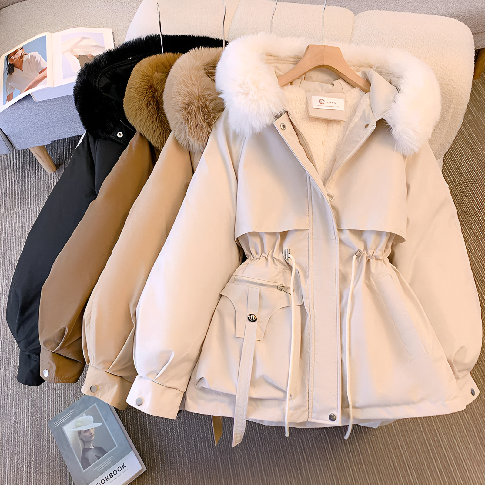 Hanan™ | Veste Anorak à Capuche en Fausse Fourrure avec Taille à Cordon